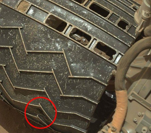 Κάτι τρέχει στον πλανήτη Αρη -Το όχημα της NASA, Curiosity, καταστρέφεται μέρα με τη μέρα [εικόνες] | iefimerida.gr 2