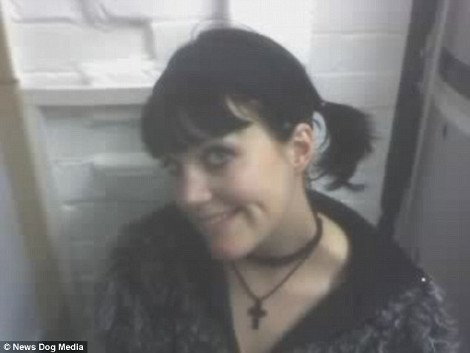 Η 27χρονη που όταν ήταν μικρή είχε πέσει θύμα bullying, τώρα διαπρέπει ως pin-up μοντέλο [εικόνες] | iefimerida.gr 2