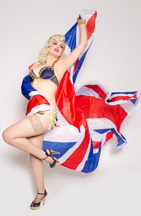 Η 27χρονη που όταν ήταν μικρή είχε πέσει θύμα bullying, τώρα διαπρέπει ως pin-up μοντέλο [εικόνες] | iefimerida.gr 4