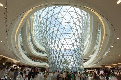 Φρενίτιδα στην Κίνα από το μεγαλύτερο κατάστημα duty free στον κόσμο -Εκτείνεται σε 92.000 τ.μ. [εικόνες] | iefimerida.gr 5