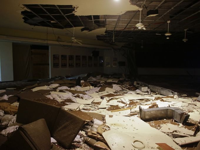 Τυφώνας ρήμαξε τουριστικά θέρετρα στο Μεξικό -Φυγαδεύτηκαν χιλιάδες τουρίστες [εικόνες] | iefimerida.gr 0