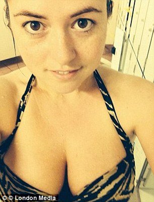 H 37χρονη γυναίκα βουλευτή των Εργατικών που έχει βάλει φωτιά στο διαδίκτυο με τις φωτογραφίες που ανεβάζει [εικόνες] | iefimerida.gr 3