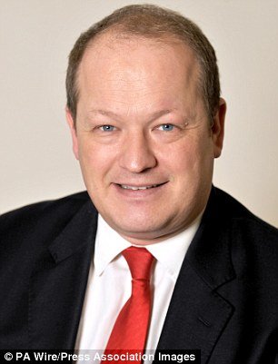 H 37χρονη γυναίκα βουλευτή των Εργατικών που έχει βάλει φωτιά στο διαδίκτυο με τις φωτογραφίες που ανεβάζει [εικόνες] | iefimerida.gr 6