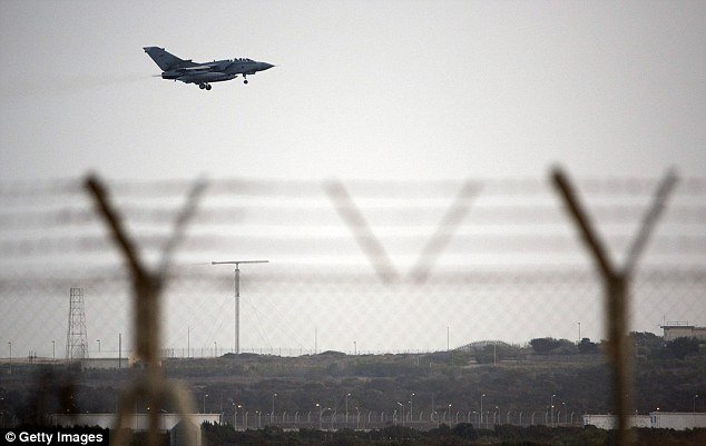 Στον πόλεμο κατά των τζιχαντιστών η Βρετανία -Μαχητικά απογειώθηκαν από τη βάση Ακρωτηρίου της Κύπρου [εικόνες&βίντεο] | iefimerida.gr 2