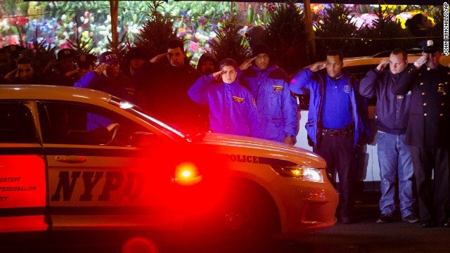 Αγρυπνία-φόρος τιμής στη Νέα Υόρκη για τον αστυνομικό που δολοφονήθηκε [εικόνες] | iefimerida.gr 0