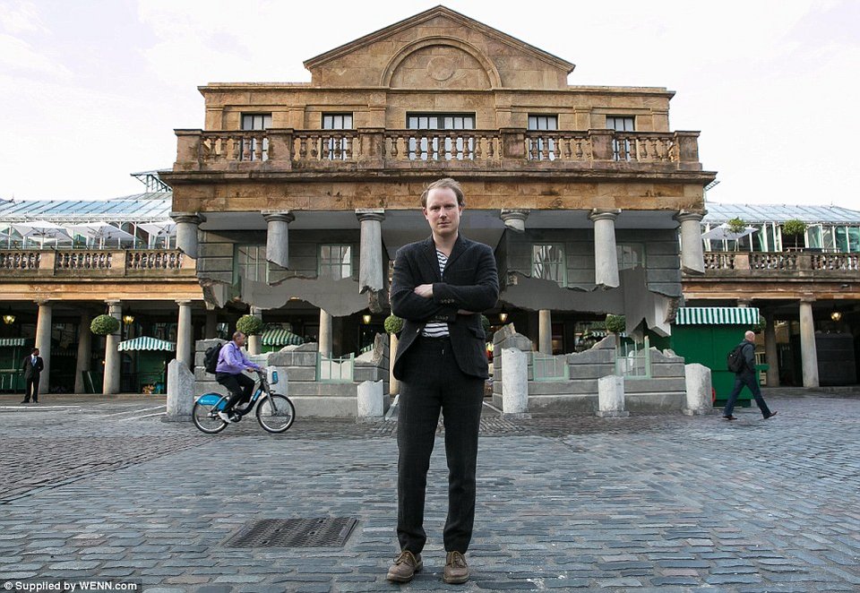 Η απόλυτη ψευδαίσθηση: Ενα κτίριο, κομμένο στα δύο, στέκεται στον αέρα δίχως να γκρεμίζεται [εικόνες] | iefimerida.gr 7