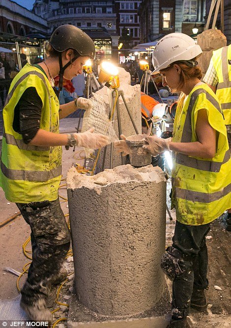 Η απόλυτη ψευδαίσθηση: Ενα κτίριο, κομμένο στα δύο, στέκεται στον αέρα δίχως να γκρεμίζεται [εικόνες] | iefimerida.gr 12