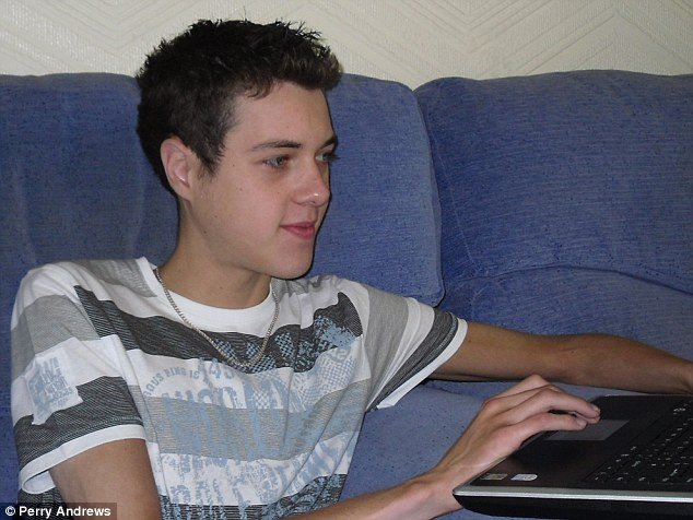 Η δύναμη της θέλησης: Από ανορεκτικός και θύμα μπούλινγκ, αυτός ο νεαρός έγινε body builder [εικόνες]  | iefimerida.gr 5