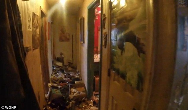 Σοκάρει το σπίτι του σατανιστή στη Βόρεια Καρολίνα: Ανατριχιαστικά σύμβολα και πεθαμένα ζώα [εικόνες] | iefimerida.gr 2