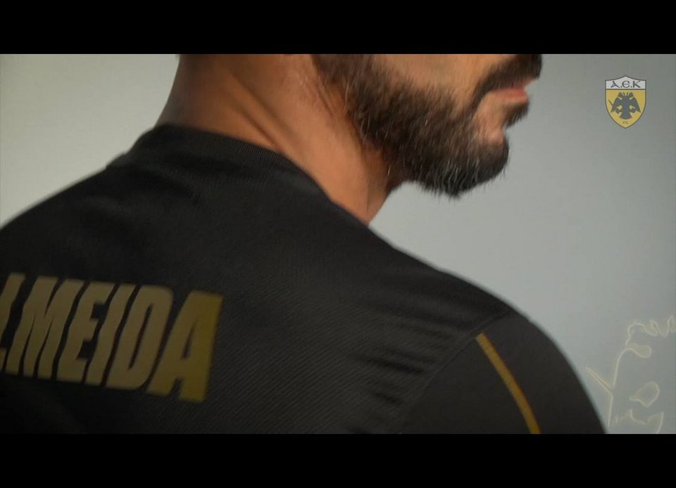 Πρώτη γεύση από τη νέα μαύρη εμφάνιση της ΑΕΚ [εικόνα] | iefimerida.gr 0