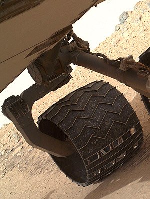 Κάτι τρέχει στον πλανήτη Αρη -Το όχημα της NASA, Curiosity, καταστρέφεται μέρα με τη μέρα [εικόνες] | iefimerida.gr 1