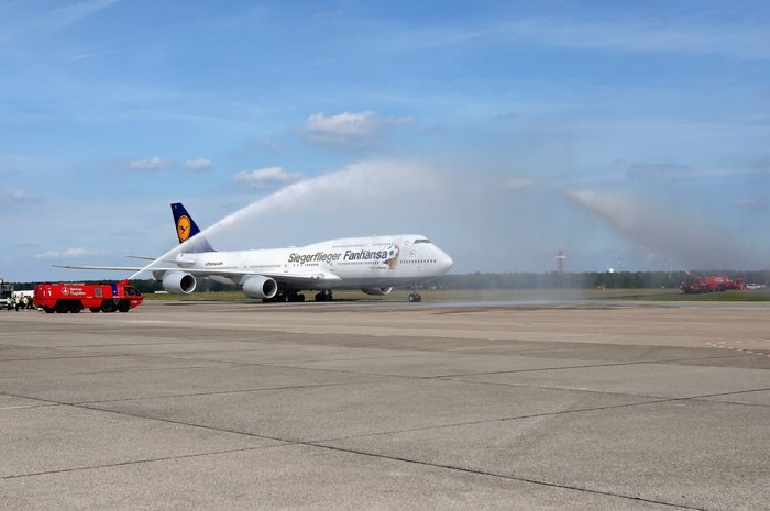 Η αποθέωση της παγκόσμιας πρωταθλήτριας: 500.000 Γερμανοί υποδέχθηκαν την εθνική τους [εικόνες&βίντεο] | iefimerida.gr 5