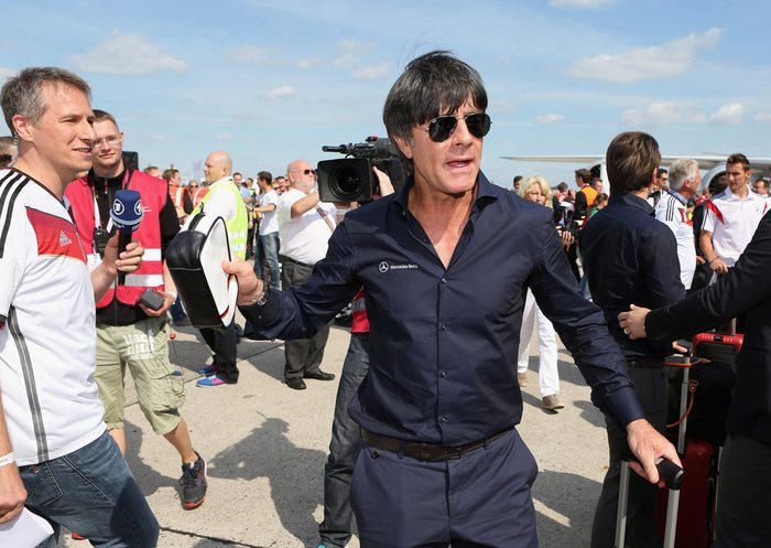 Η αποθέωση της παγκόσμιας πρωταθλήτριας: 500.000 Γερμανοί υποδέχθηκαν την εθνική τους [εικόνες&βίντεο] | iefimerida.gr 6