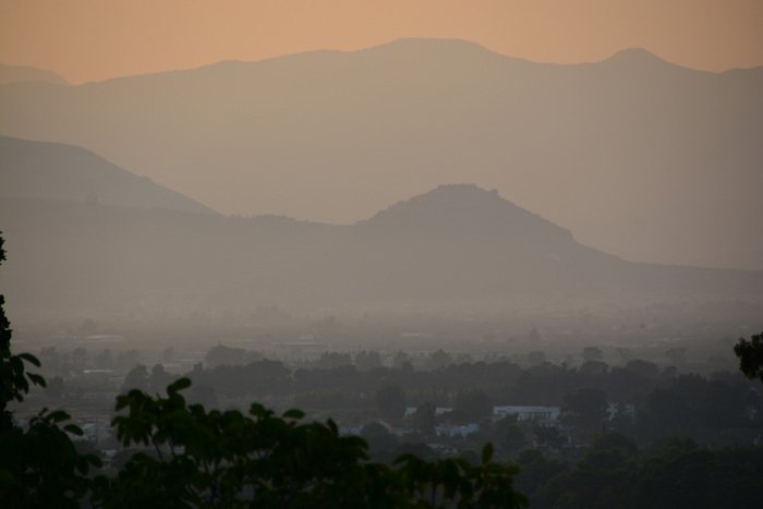 «Πνίγηκε» στην αφρικανική σκόνη το Ναύπλιο [εικόνες] | iefimerida.gr 2