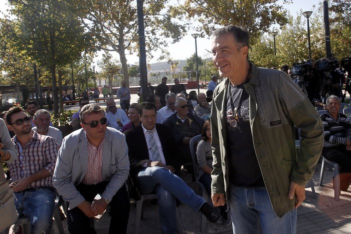 Ο Θεοδωράκης στη Φυλή: Ντροπή για την Ελλάδα να καταλήγουν εδώ ακόμη και τα σκουπίδια της Μυκόνου [εικόνες] | iefimerida.gr 2