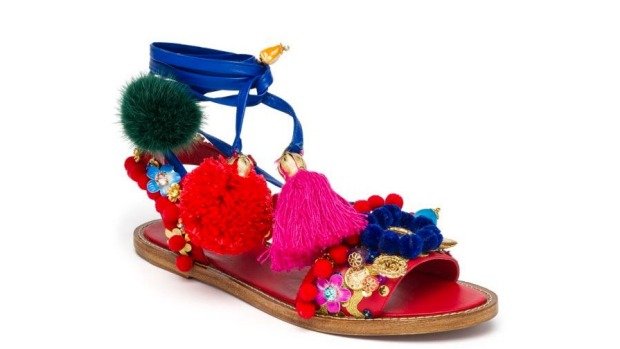 Σάλος: Οι D&G ονόμασαν παπούτσια τους «Σανδάλια Σκλάβου» -Κατακραυγή στο twitter [εικόνες] | iefimerida.gr 3