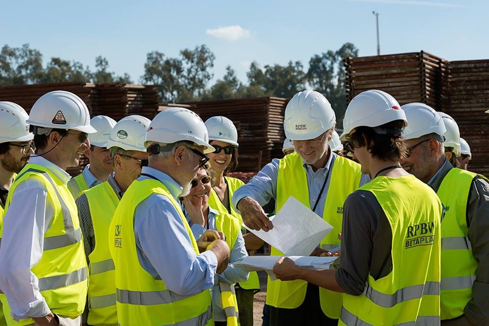 Ινκόγκνιτο στην Αθήνα ο γκουρού της αρχιτεκτονικής Renzo Piano – Επιθεώρησε τα έργα στο Φάληρο [εικόνες] | iefimerida.gr 1