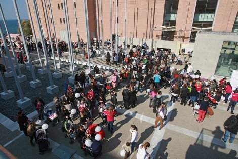 Μαμάδες σε όλη την Ελλάδα θήλασαν δημόσια και έστειλαν το δικό τους μήνυμα [εικόνες] | iefimerida.gr 3