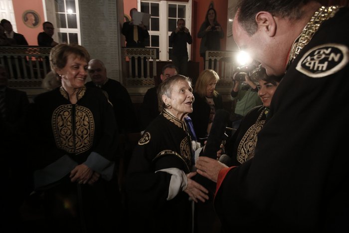 Επίτιμη διδάκτωρ του Πανεπιστημίου Αθηνών η Ελένη Γλύκατζη-Αρβελέρ - «Τι είναι αυτό που χαρίζει τέτοια τιμή;» [εικόνες] | iefimerida.gr 2