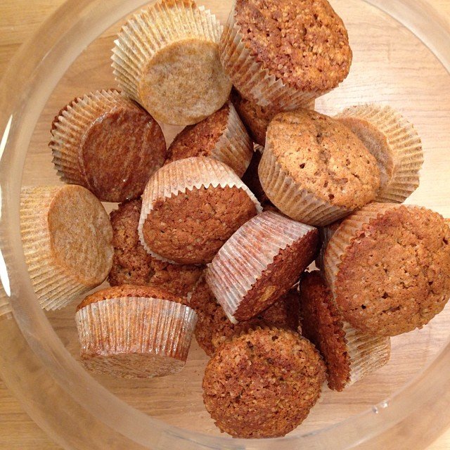 Τέλειο: Ο ανατρεπτικός Βασίλης Καλλίδης προτείνει cupcakes με άρωμα μελομακάρονο [συνταγή & εικόνα] | iefimerida.gr 0