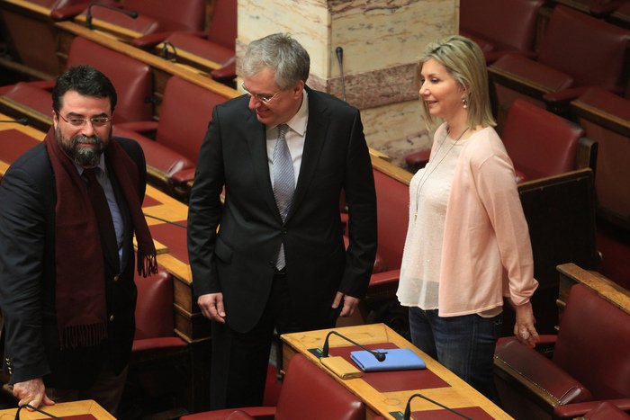 Σταύρος Δήμας: 160 ναι, 135 παρών | iefimerida.gr 8