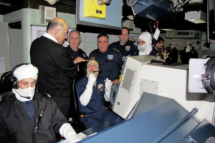 O Δένδιας στη φρεγάτα Ναβαρίνο -Συμμετείχε σε άσκηση στο Αιγαίο [εικόνες] | iefimerida.gr 4