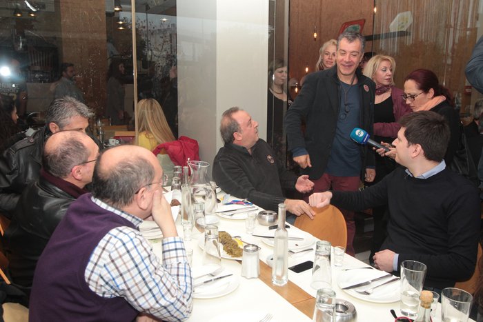 Ηρεμία πριν τη μάχη για τους πολιτικούς αρχηγούς -Βόλτες για φαγητό, καφέ και χαλαρή κουβέντα [εικόνες] | iefimerida.gr 16