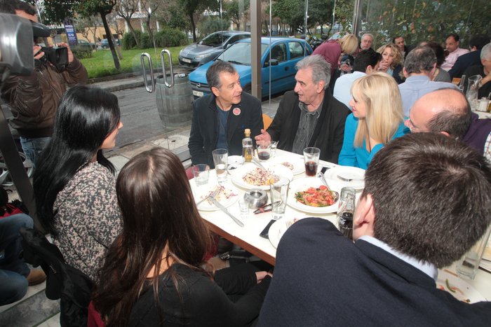 Ηρεμία πριν τη μάχη για τους πολιτικούς αρχηγούς -Βόλτες για φαγητό, καφέ και χαλαρή κουβέντα [εικόνες] | iefimerida.gr 14