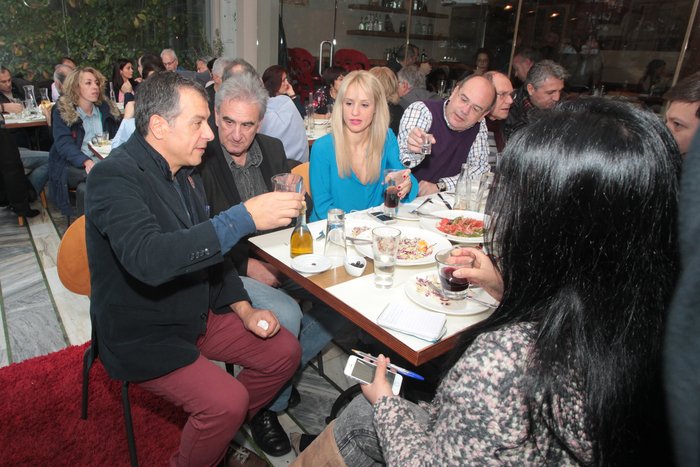 Ηρεμία πριν τη μάχη για τους πολιτικούς αρχηγούς -Βόλτες για φαγητό, καφέ και χαλαρή κουβέντα [εικόνες] | iefimerida.gr 13