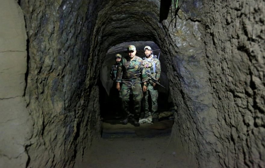 Ο,τι απέμεινε μετά τη ρίψη της «μητέρας όλων των βομβών» [εικόνες & βίντεο] | iefimerida.gr 0