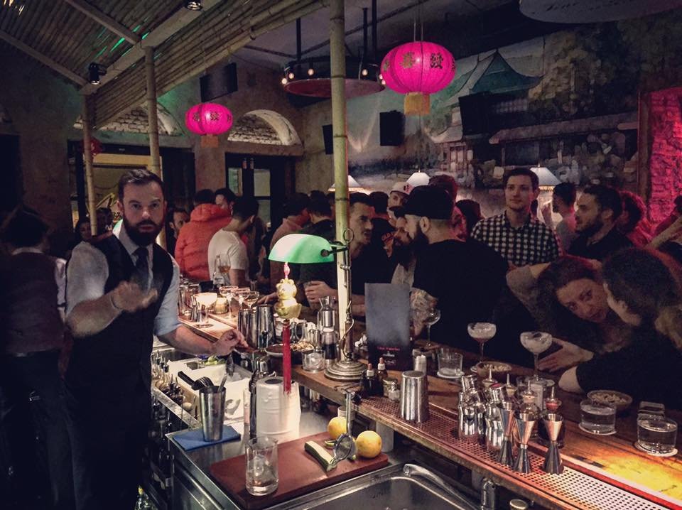 Το Euronews βρήκε τα μπαρ και τα εστιατόρια της Αθήνας που πρέπει να επισκεφθεί κάθε τουρίστας (και κάτοικος της πόλης) [εικόνες] | iefimerida.gr 18