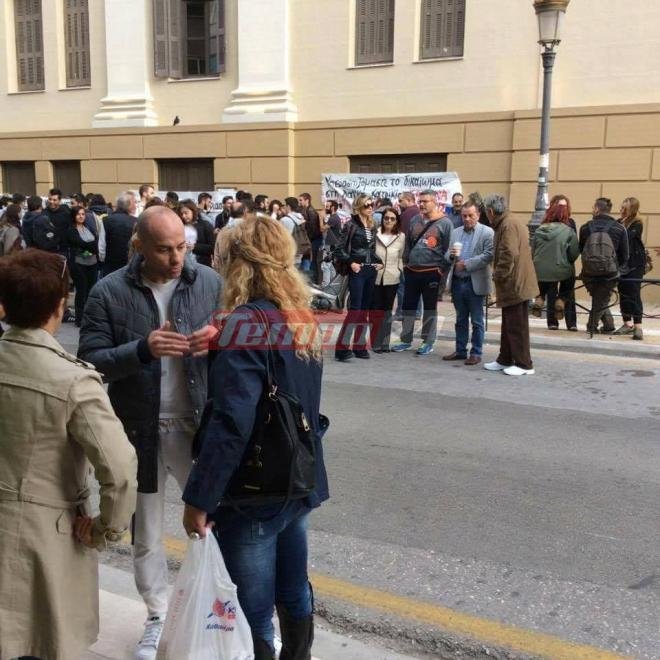 Μπλόκαραν πλειστηριασμούς σε Θεσσαλονίκη και Πάτρα – Ενταση στην Αθήνα [εικόνες] | iefimerida.gr 3