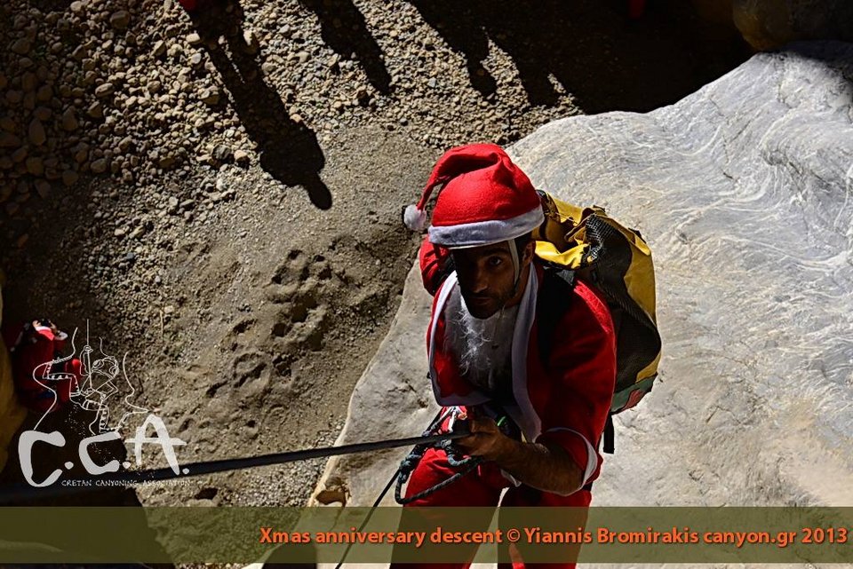 Αγιοι Βασίληδες έκαναν κατάβαση στο φαράγγι του Ελιγκα στην Κρήτη [εικόνες] | iefimerida.gr 7