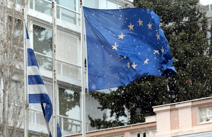 Στα λευκά η χώρα: Χιόνια στην Αττική και το κέντρο της Αθήνας [εικόνες] | iefimerida.gr 8