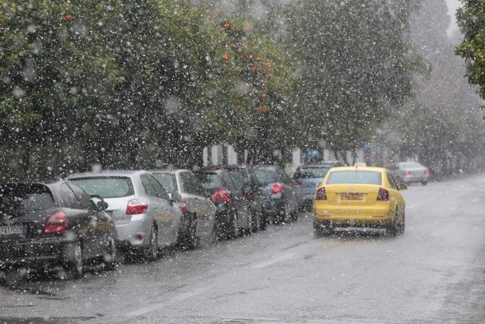 Στα λευκά η χώρα: Χιόνια στην Αττική και το κέντρο της Αθήνας [εικόνες] | iefimerida.gr 10