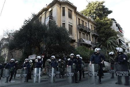 Reuters: Στα ενδότερα των νέων βίαιων αναρχικών ομάδων της Ελλάδας [εικόνες]  | iefimerida.gr 3