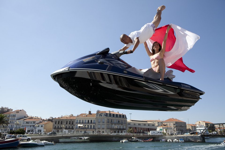 Λι Γουέι: Ο ακραία αντισυμβατικός φωτογράφος που αψηφά τη βαρύτητα - Μάθετε πως δημιουργεί τις μοναδικές εικόνες του [βίντεο] | iefimerida.gr 14