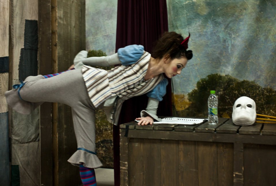 H Λυρική ξέρει τι να παίξει στα παιδιά: Ο Κουρέας της Σεβίλης σε δημοτικό σχολείο στον Αγιο Παντελεήμονα [εικόνες] | iefimerida.gr 3