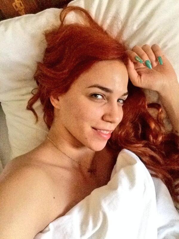 Η selfie της Στικούδη που έκανε πιο... ζεστό το πρωινό του Σαββάτου -Στο κρεβάτι, χωρίς μακιγιάζ [εικόνες] | iefimerida.gr 0