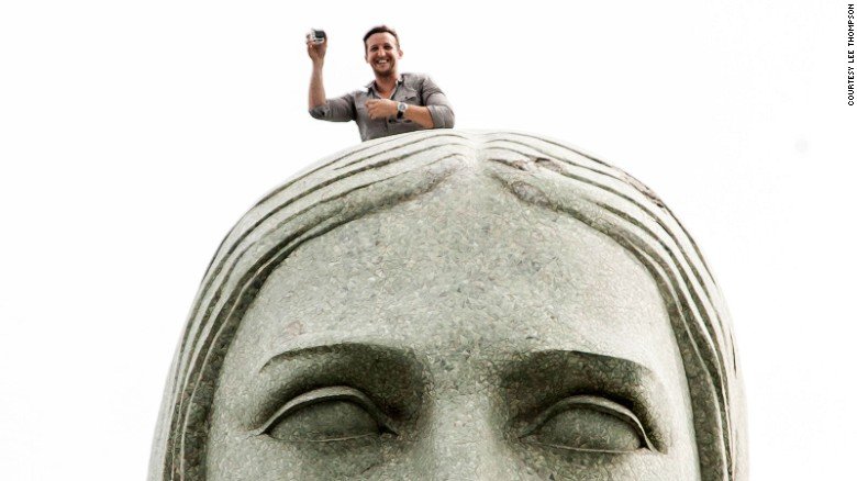 Οδηγός για τέλειες selfies από τον άνθρωπο που ανέβηκε στο Χριστό του Ρίο [εικόνες] | iefimerida.gr 1