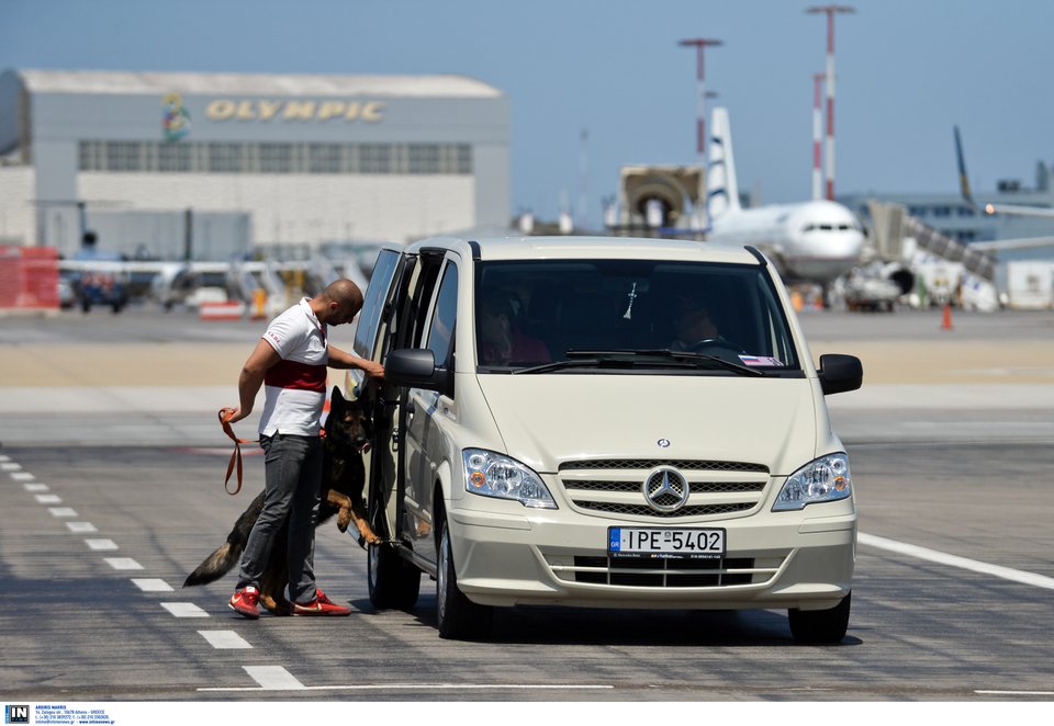 Ελεύθεροι σκοπευτές και ειδικά εκπαιδευμένα σκυλιά στο αεροδρόμιο για την άφιξη Πούτιν [εικόνες] | iefimerida.gr 0