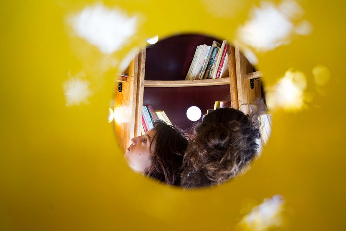 Ενα βαρέλι γεμάτο γνώση -Η εντυπωσιακή πρώτη δημόσια ανταλλακτική βιβλιοθήκη στη Θεσσαλονίκη [εικόνες] | iefimerida.gr 2