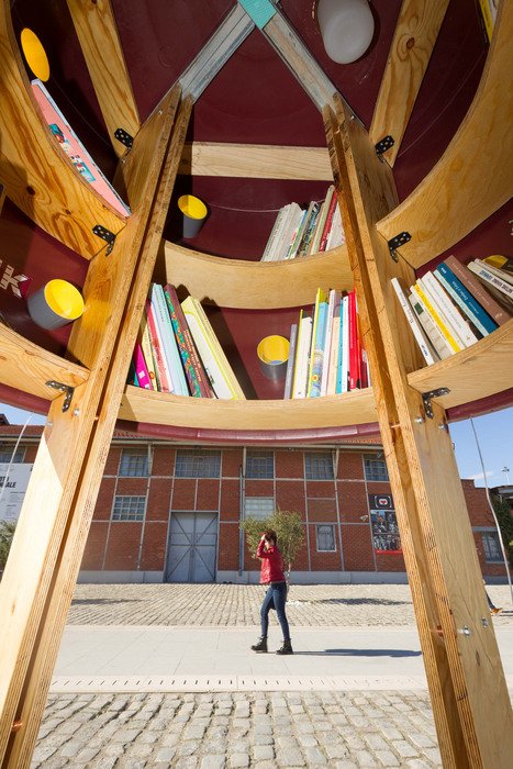 Ενα βαρέλι γεμάτο γνώση -Η εντυπωσιακή πρώτη δημόσια ανταλλακτική βιβλιοθήκη στη Θεσσαλονίκη [εικόνες] | iefimerida.gr 3