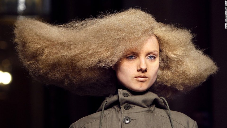 Φαραώ και άστεγοι στην πασαρέλα: Τα πιο εξωφρενικά λουκ σε επιδείξεις μόδας [εικόνες] | iefimerida.gr 1