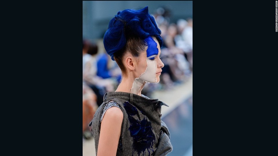 Φαραώ και άστεγοι στην πασαρέλα: Τα πιο εξωφρενικά λουκ σε επιδείξεις μόδας [εικόνες] | iefimerida.gr 6