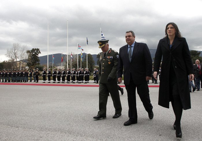 Η Ζωή στο Πεντάγωνο -Κόκκινα χαλιά, επιθεώρησε άγημα [εικόνες] | iefimerida.gr 3