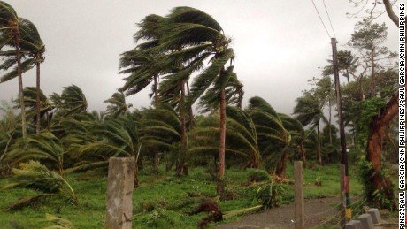 Τυφώνας σαρώνει τις Φιλιππίνες - 2 νεκροί, 16.000 ξεσπιτωμένοι [εικόνες & βίντεο] | iefimerida.gr 1