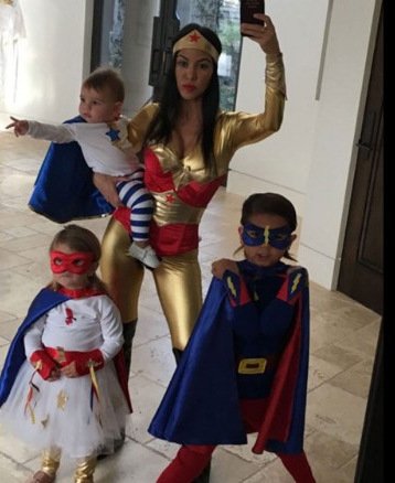 H Χάιντι Κλουμ έγινε Τζέσικα Ράμπιτ και η Κάιλι Τζένερ ντύθηκε Ζήνα - Οι μεταμφιέσεις των σταρ [εικόνες] | iefimerida.gr 7