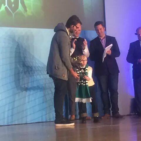 Ο μικρός Τζέι, φίλος του Γιώργου Σαμαρά, στην Ελλάδα στα βραβεία του ΠΣΑΤ [εικόνες] | iefimerida.gr 3