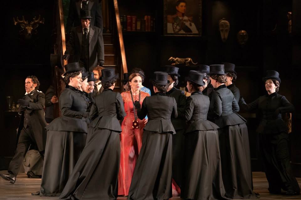 Επί τρεις συνεχόμενες μέρες δεν πέφτει καρφίτσα στο θέατρο «Ολύμπια» -Τα μυστικά μιας παράστασης που γοητεύει [εικόνες] | iefimerida.gr 2